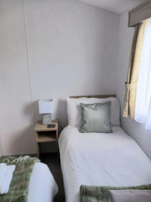Sea Breeze, Modern, Cosy Holiday Home Haverigg Dış mekan fotoğraf